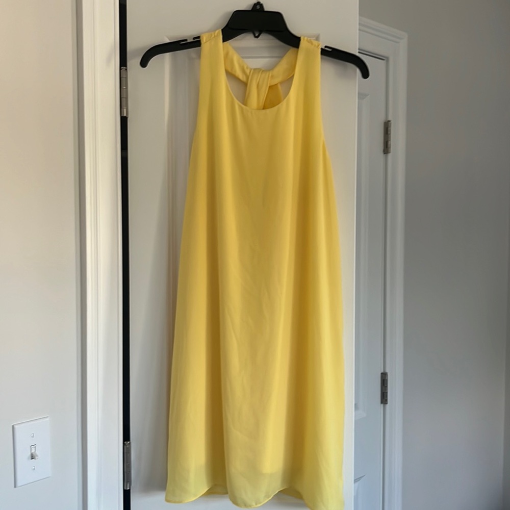 Cute flowy yellow mini dress!